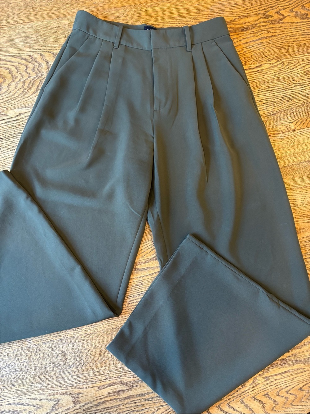 NWOT Gap wide leg pants